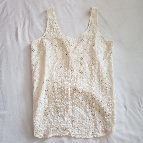 SOLD Eyelet lace tie front tank top - Picture 4 of 4